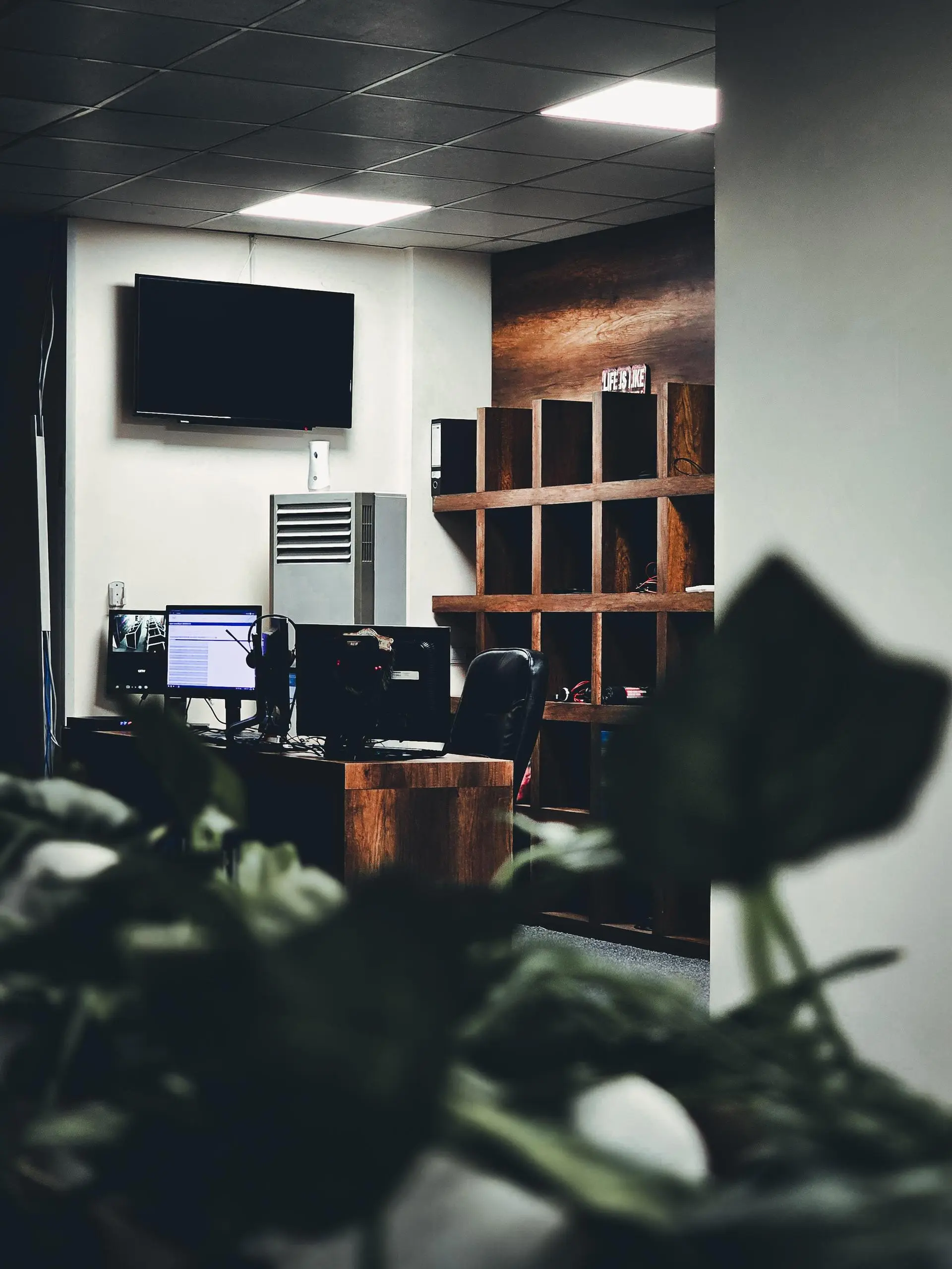 Oficina de OLYMP BPO en Pristina, Kosovo: espacio de trabajo moderno para equipos de externalización dedicados